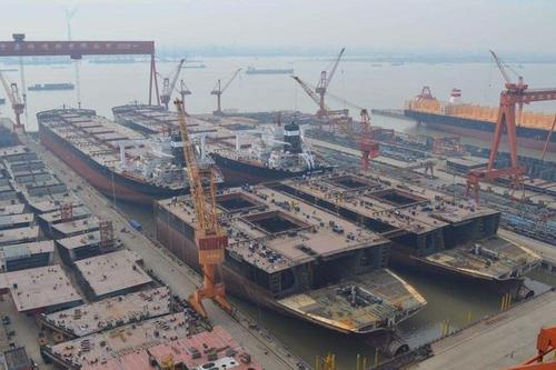 中国造船厂已全面复工,大批特种船舶优先开工,竟排在055之前